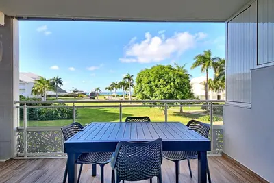 Image de Studio à Anse Marcel avec Parking et Air Conditionné