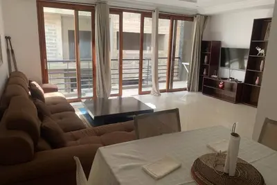 Image de Appartement sur virage avec piscine