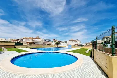 Image de Bungalow Élégant à seulement 7 minutes des Plages de Torrevieja