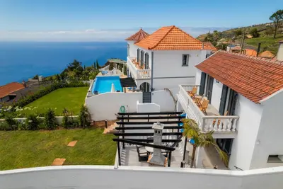 Image de Blue Sea Tower plus Guest Cottage, Luxury Villa, Private Heated Pool. Ocean view