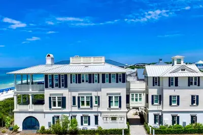 Image de Beachfront Luxury in Seaside, Sleeps 24! Wow Porches & Gulf Views + 2 Bikes!