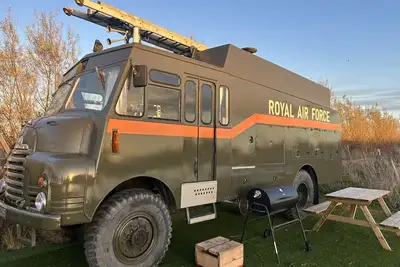 Image de Green Goddess fire engine -  a quirky vehicle that sleeps 4 guests  in 1 bedroom