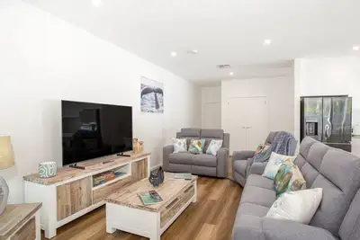 Image de Shiloh Shores - Pet Friendly with Fire Pit - 5 Mins to Beach