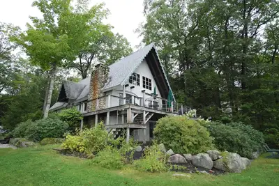 Image de Charming chalet with ample space for the whole family on beautiful Long Lake!