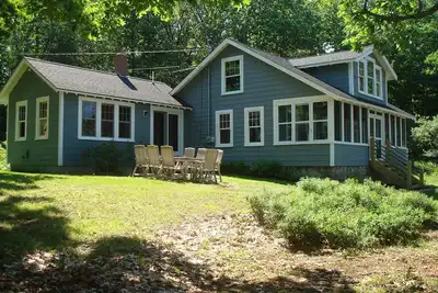 Image de Traditional Maine Cabin, Bunk House, and Guest House on Sebago Lake!