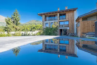 Image de A chalet where the mountains speak