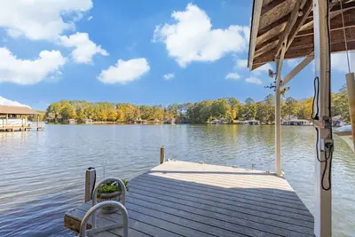 Image de Pretty Creek Retreat | Beautiful water views | Pet Friendly