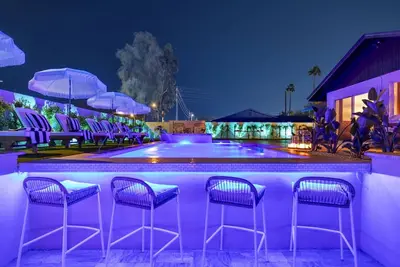 Image de Scottsdale Diamond - Luxury Custom Designed Oasis