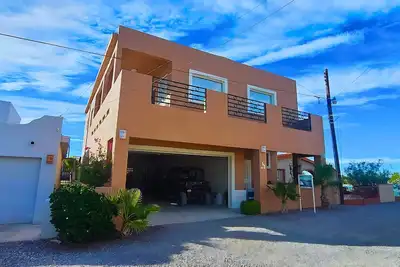 Image de Delightful 3-bedroom House with beachy vibes!