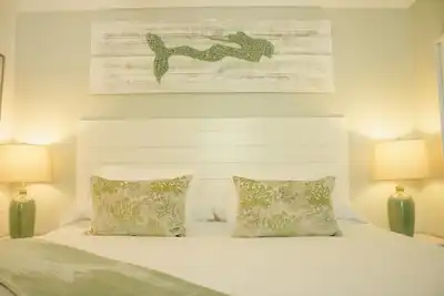 Image de Beautiful Beach Cottage in Laguna Beach 2 minute walk to the Emerald Coast! !