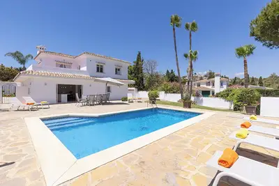 Image de Brand New Lux Villa & Guest House, Sea & Mtn. Views, Heated Pool, Walk to Beach