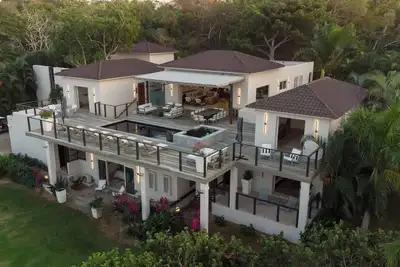 Image de Casamia, Ocean View Estate in Kupuri, 6br Suites, Premier Golf, Cook-Butler-Maid