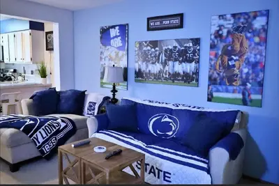 Image de Psu Charm: Sunny 3br Townhome 5 Mins From Campus!