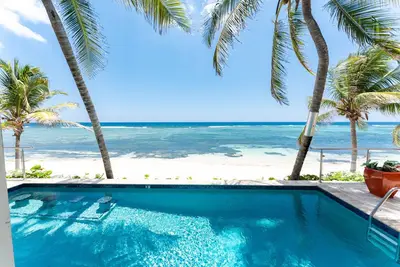 Image de Amazing Ocean Front Sea Palm Villa #9