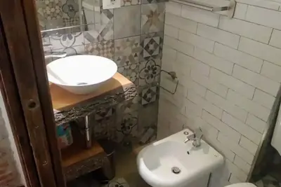 Image de Alex home in Garibaldi Street\n
