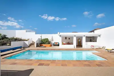 Maison de vacances \"Casa Sol y Mar Tías\" avec vue sur la mer, piscine partagée et Wi-Fi