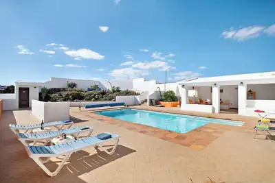 Image de Maison de vacances 'Villa Casa Sol Y Mar' avec vue sur la mer, piscine privée et Wi-Fi