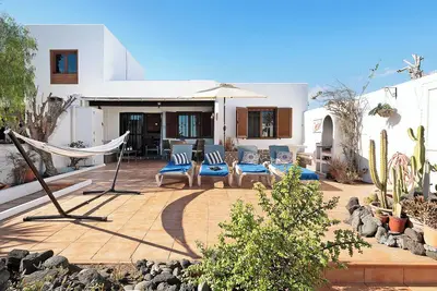 Image de Appartement de vacances 'Puerto Chico A' avec piscine partagée, terrasse privée et Wi-Fi