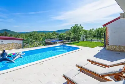 Image de Belle maison Ă Gornji Muc avec WiFi