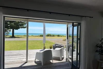 Image de Ohope beach house with direct sea views on Ocean Road