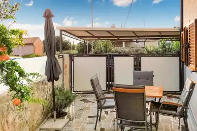 Image de Belle maison à Kmeti avec Wi-Fi