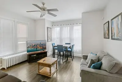 Image de Modern apt in Dt Libertyville Near Naval Base