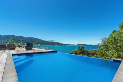 Image de Tokongawa Retreat - Views, Pools, Serenity!