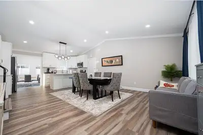 Image de Private home in Columbus Ideal for large families, corporate getaways sleep 10. \n