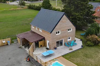 Image de Maison familiale avec piscine, spa, jardin clos et équipements complets à Jullouville