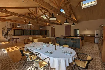 Image de Maison lumineuse avec cuisine équipée, 3 chambres avec Sde & Wc privatifs, garage et Wifi - Jarnac
