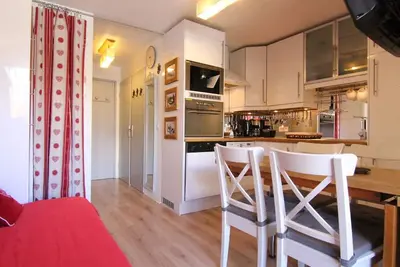 Image de Appartement cosy 4/5 pers. à l'Alpe d'Huez, balcon, prox. commerces & remontées, casier à skis