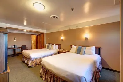 Image de Sail to Comfort! 2 Historic Units, Pets Allowed, Close to Battleship Iowa Museum