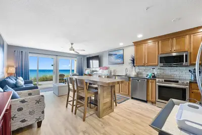 Image de Crystl Snds110A | Renovated Gulf-Front Escape