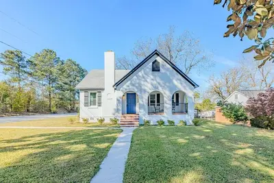 Image de 2 Elegant Properties | Family| Golfers | Fenced