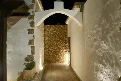 Image de Exclusive residence consisting of 5 apartments with shared pool.