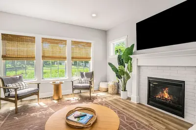 Image de Butterfly House | Luxe Home Near Marina | Gorgeous Meadow | Heated Pool/Hot Tub