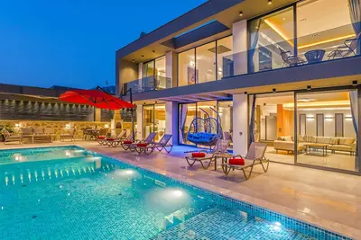 Image de 3-Bedroom Villa, Secluded Pool, Heated Indoor Pool, Games, Cinema Rooms & Sauna