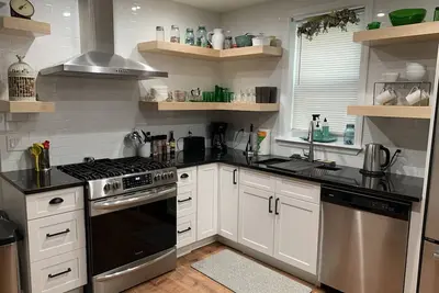 Image de Luxury 2 Bed 2 Bath Washer Dryer 1 King 1 Queen Bed 30 Night Minimum