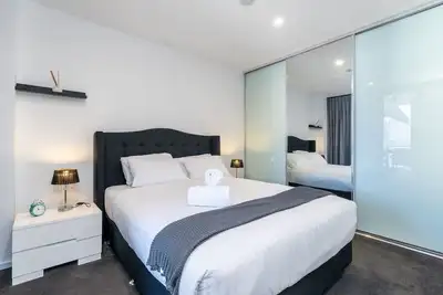 Image de New to Vrbo: Park Avenue Apt in the Heart of the City