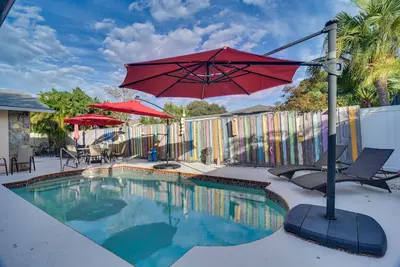 Image de Centrally Located Clearwater Home w/ Outdoor Pool!