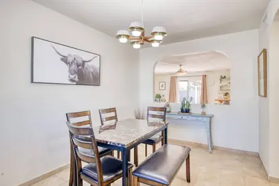 Image de House w/Yard, Washer/Dryer, Near Asu/Airport!
