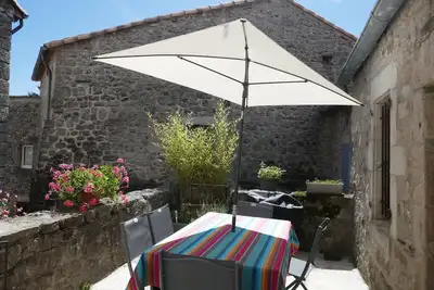 Image de Maison en pierre 3* pour 4 personnes dans village de caractère Sud de l'Ardèche