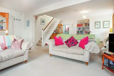 Image de A beautiful and very spacious Cornish stone cottage with superb estuary views.