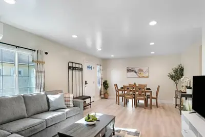 Image de Parkside Modern Stay: Gated backhouse unit in Dt Alhambra