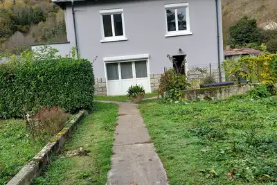 Image de Maison indépendante de 1951 entièrement rénovée, 3 chambres avec grand jardin.