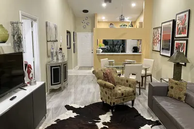 Image de Sarasota Paradise\nUTC Mall / Ringling Museum / St. Armen's Circle / Small Pet