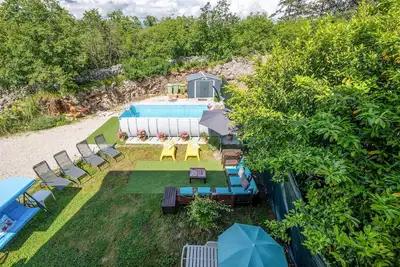 Image de Belle maison à Marinici avec WiFi