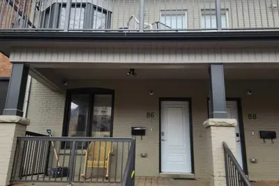 Image de Fully furnished rooms near Eaton Centre, ten minutes walk from Dundas Station