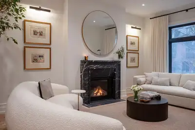 Image de Discerning design minutes from restaurants & shops of Summerhill/Yorkville