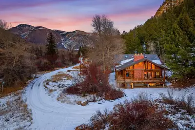 Image de 20 Acres! Arcade Games! Backs to River! Sleeps 22!